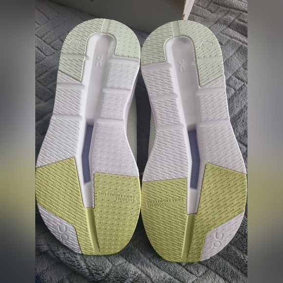 On Cloudeasy Sneaker Sz 7.5 - Picture 5 of 5